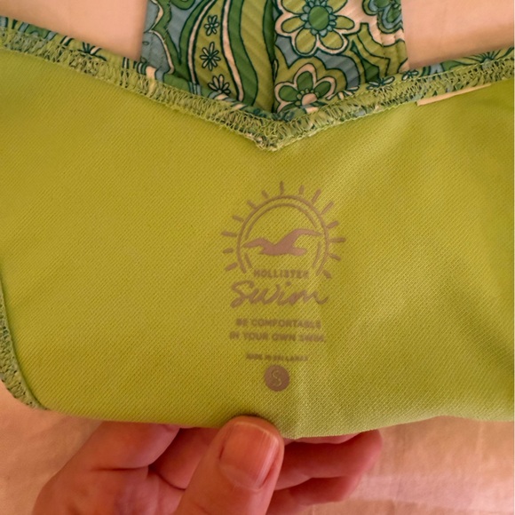 Hollister Green Floral Bikini Set (Large Top & Small Bottom) - Picture 4 of 4